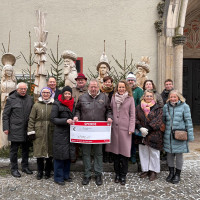 Gruppenbild der Spendenübergabe